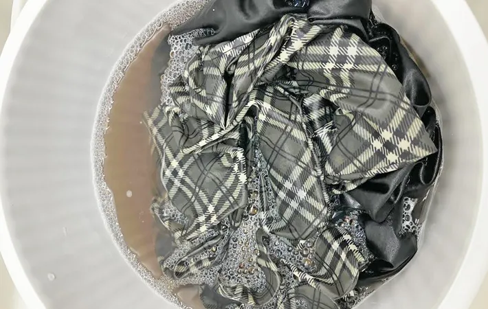 『エコバッグをつけ置き洗いする』写真（撮影：Heulie）