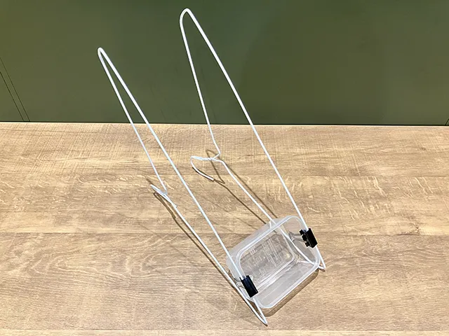 ハンガーとクリップ、タッパー（撮影：grapeライフハック編集部）