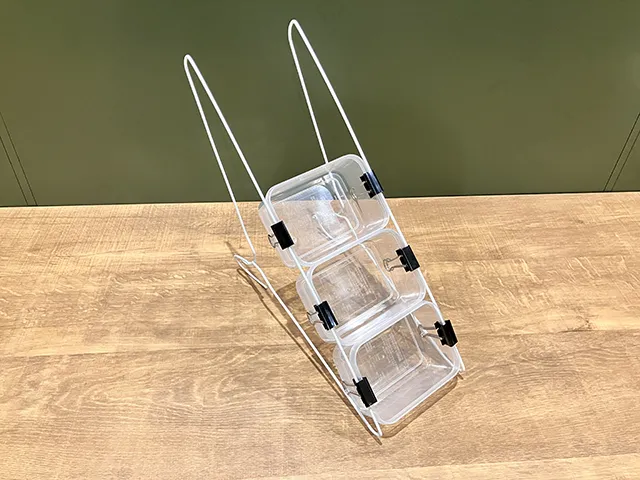 ハンガーとクリップ、タッパー（撮影：grapeライフハック編集部）