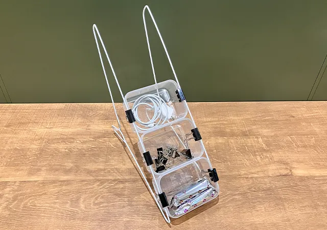 ハンガーとクリップ、タッパー（撮影：grapeライフハック編集部）