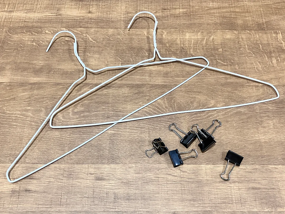 ハンガーとクリップ(撮影:grapeライフハック編集部)