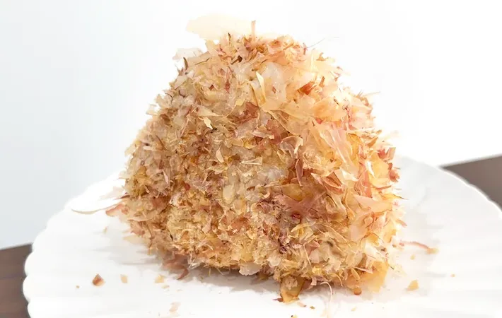 『勝つおむすび』の完成写真（撮影：キジカク）