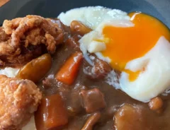 カレーの画像（撮影：エニママ）