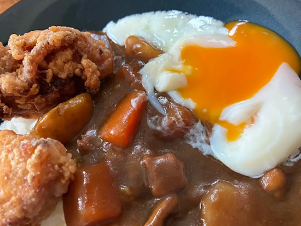 カレーの画像（撮影：エニママ）