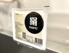 豆腐の水切りのやり方の写真(画像提供:沖多恵子)