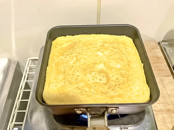 『極厚ふわふわ玉子焼き』を作る写真