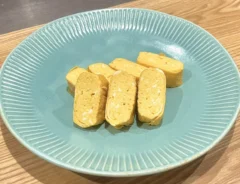 ふんわり玉子焼きを作る写真(画像提供:沖多恵子)