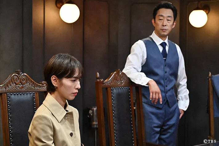 『リブート』に出演する戸田恵梨香さんが写る場面写真