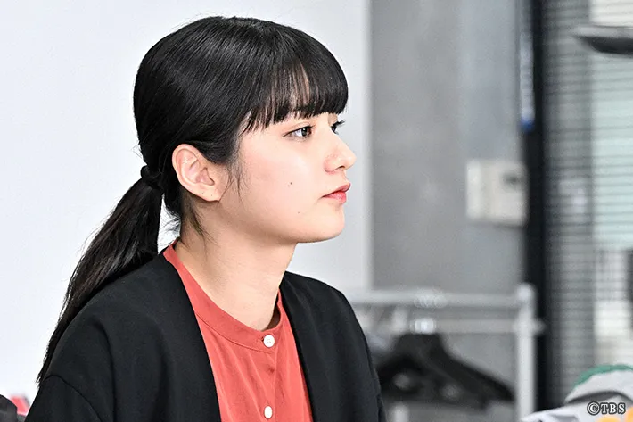 『リブート』に出演する蒔田彩珠さんが写る場面写真