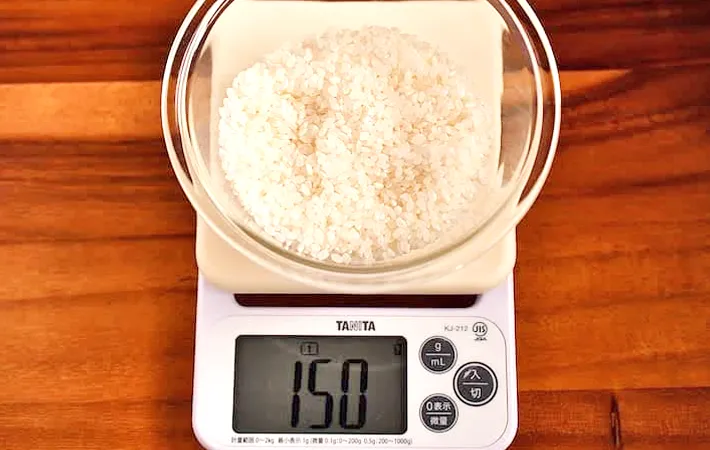 『豆腐のかさましご飯』を作る写真（撮影：小泉明代）