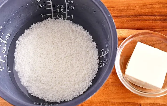 『豆腐のかさましご飯』を作る写真（撮影：小泉明代）