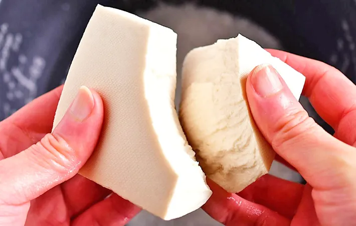 『豆腐のかさましご飯』を作る写真（撮影：小泉明代）