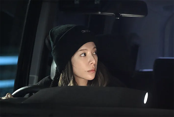 『夫に間違いありません』に出演する桜井ユキさんが写る場面写真