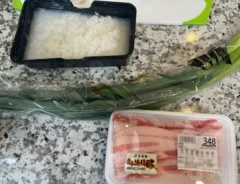 天野めしgrapeコラボ『豚バラみぞれあんかけそば』の材料（撮影：grape芸能編集部）