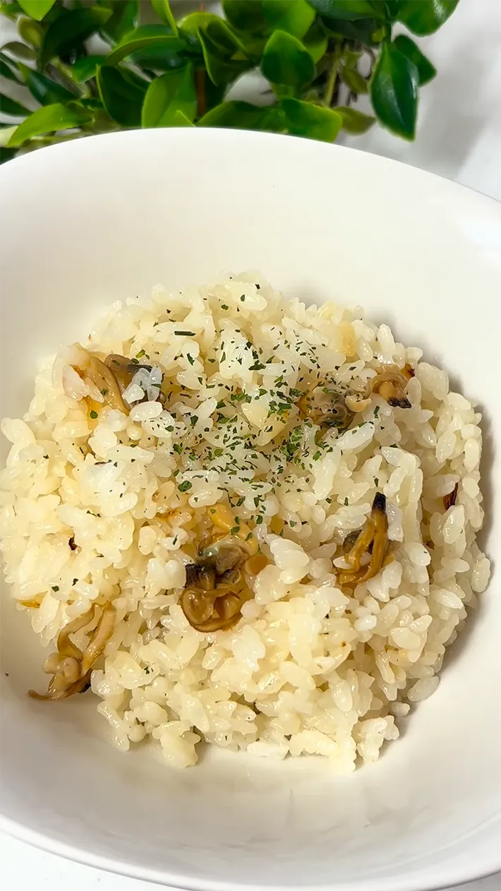 アサリのパスタソースを使った炊き込みご飯の写真