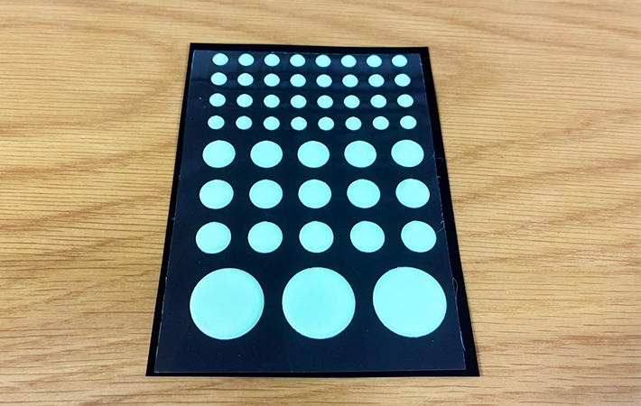 セリアの蓄光シールの便利な使い方紹介画像（撮影：grapeライフハック編集部）