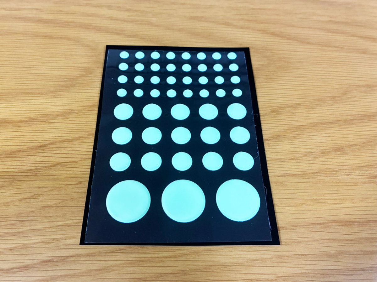 セリアの蓄光シールの便利な使い方紹介画像（撮影：grapeライフハック編集部）