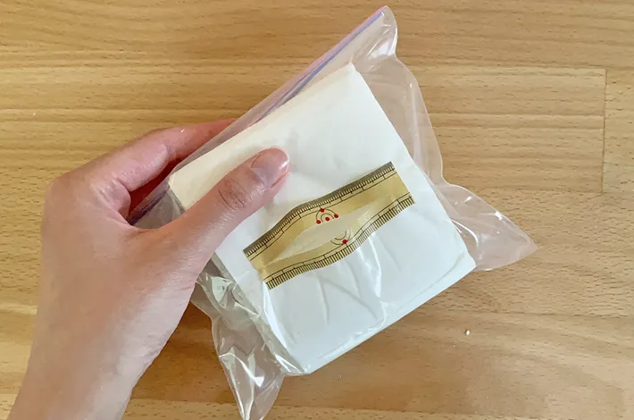 取り出し口を作ったジッパー袋の写真（撮影：grapeライフハック編集部）