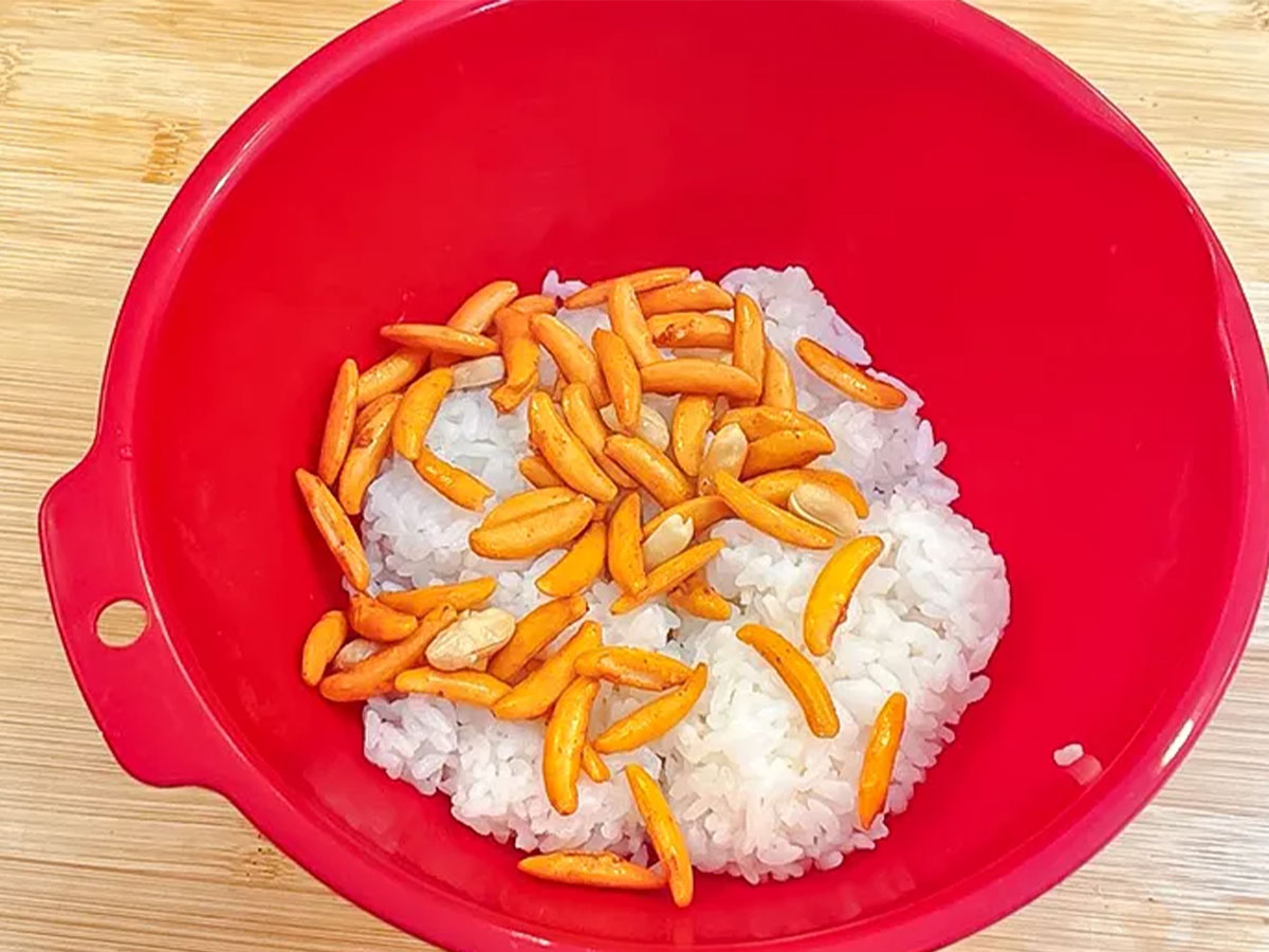 おにぎりを作る写真（撮影：キジカク）