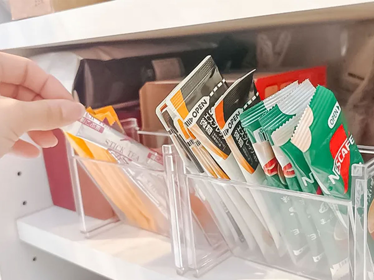 『洗面鏡ナナメスタンドクリアー』の写真(撮影:キジカク)