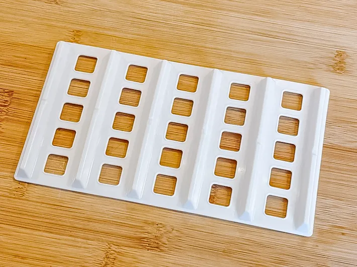 『ボトルスタッキングマット』の写真（撮影：キジカク）