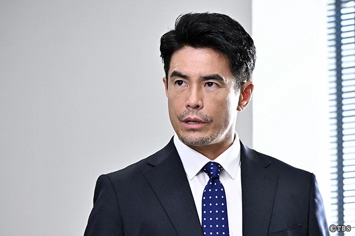 『リブート』に出演する伊藤英明さんが写る場面写真