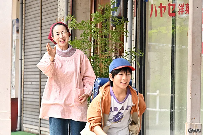 『リブート』に出演する原田美枝子さん矢崎滉さんが写る場面写真