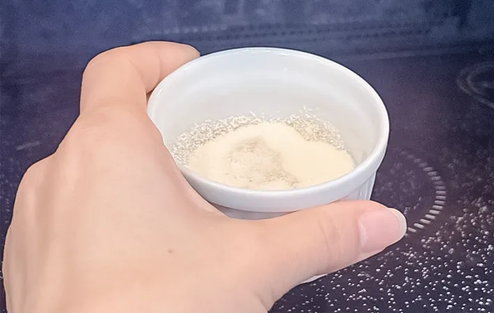 『ヤクルトグミ』を作る写真（撮影：キジカク）