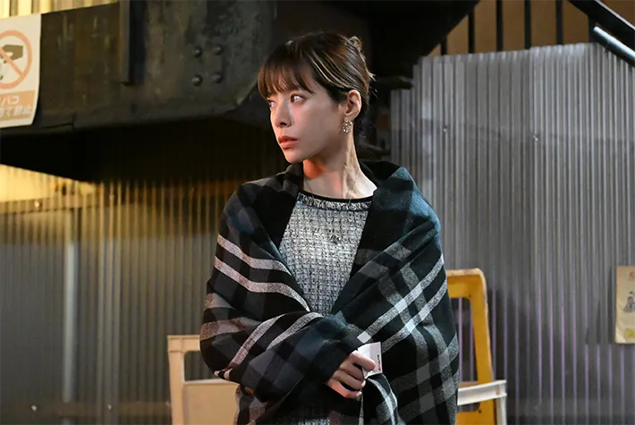 『夫に間違いありません』に出演する桜井ユキさんが写る場面写真