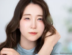 泣く女性の写真