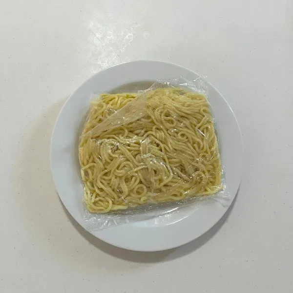皿の上にのった麺（撮影：grapeフード編集部）