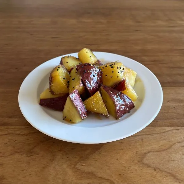 完成した大学芋（撮影：grapeフード編集部）