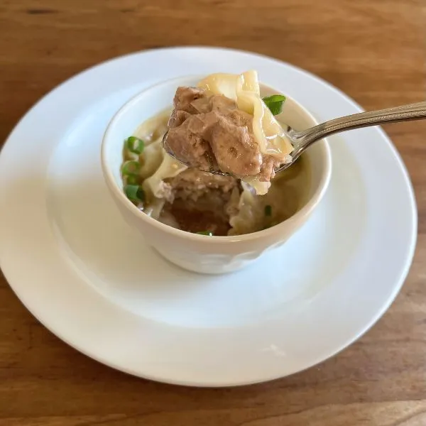 スープまで楽しめる様子（撮影：grapeフード編集部）