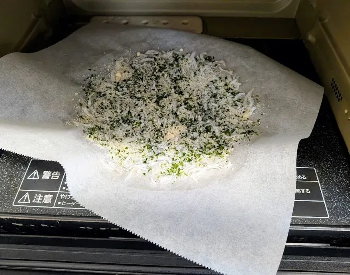 電子レンジで加熱する様子（撮影：grapeフード編集部）