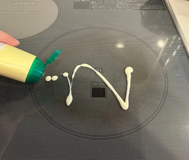 ジフを垂らした様子（撮影：grapeライフハック編集部）