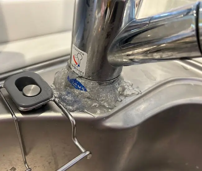 パックを密着させた様子（撮影：grapeライフハック編集部）