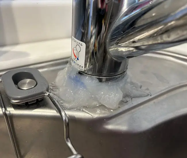 固まったクエン酸パック（撮影：grapeライフハック編集部）