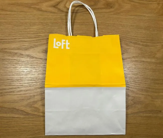 ロフトの紙袋（撮影：grapeライフハック編集部）