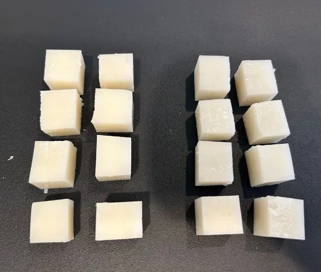 カットした餅（撮影：grapeフード編集部）