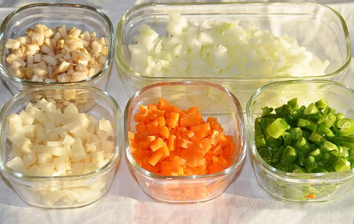 野菜のみじん切りの写真