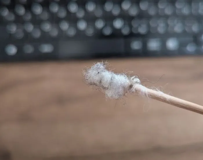 汚れた極細スティック（撮影：grapeライフハック編集部）