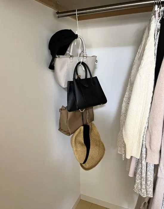 バッグを縦に連結して収納した様子（撮影：grapeライフハック編集部）