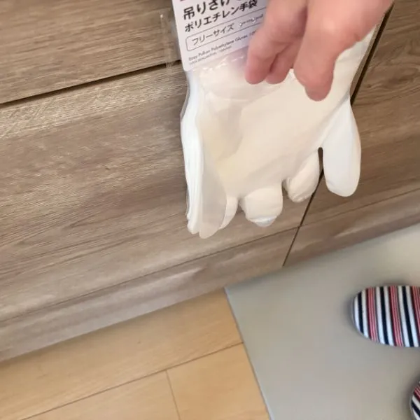 口を広げる様子（撮影：grapeライフハック編集部）