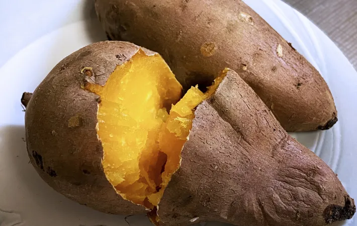 加熱したサツマイモ