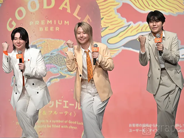 「『キリングッドエール』5,000万本突破！“大反響”御礼発表会」に登壇した『Mrs. GREEN APPLE』のメンバー（撮影：grape芸能編集部）