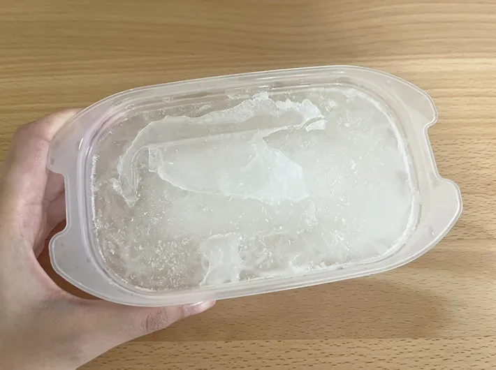 凍らせたしらたきの写真（撮影：grapeフード編集部）