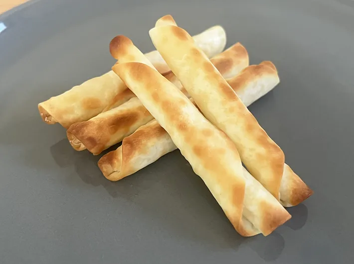 餃子の皮の『シガレットクッキー風』の写真（撮影：grapeフード編集部）