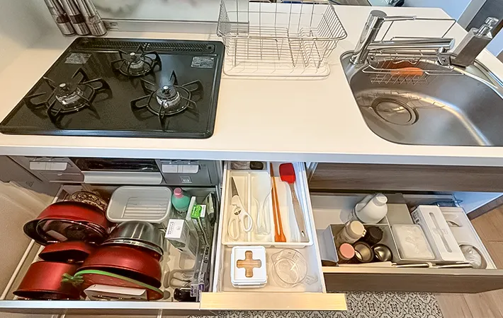 キッチンの収納の写真