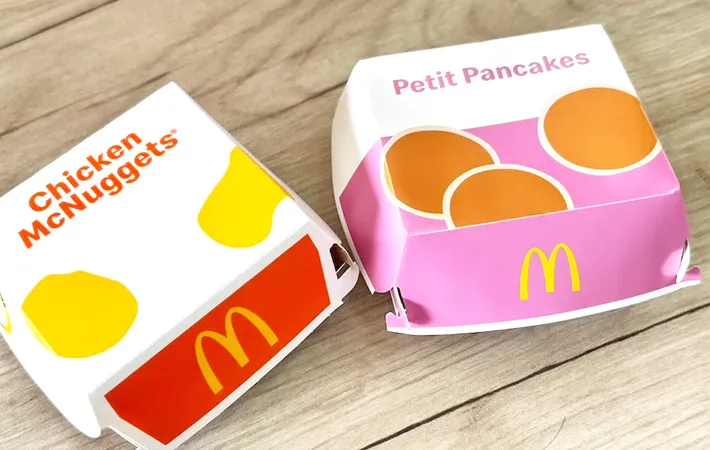 『プチパンケーキとチキンマックナゲット』の写真（撮影：キジカク）