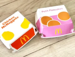 『プチパンケーキとチキンマックナゲット』の写真（撮影：キジカク）